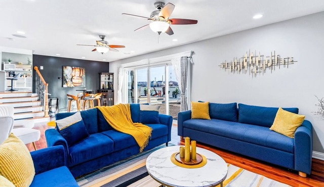 Luxe Riverfront Newspaper Featured w/Hot Tub Sauna Cinema Fire Pit Pets Views