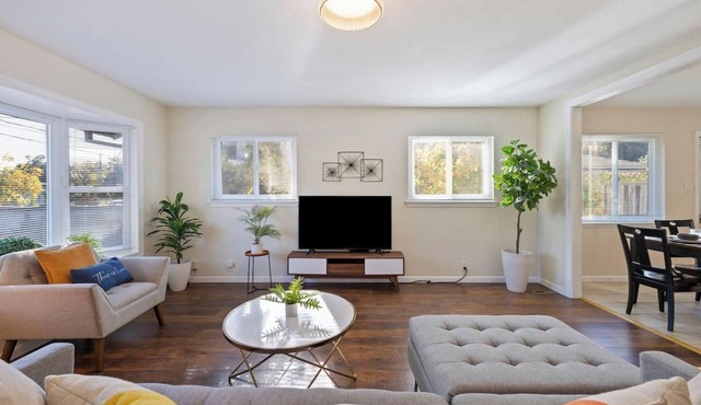 Luxo Stays |Stanford| 3bd/2ba #pet #comfy
