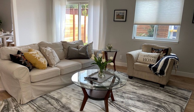 Luxurious 2 bed/2 bath, EV charger, comfortable, convenient location.