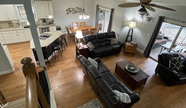 Luxurious & Spacious Lake Hartwell Home