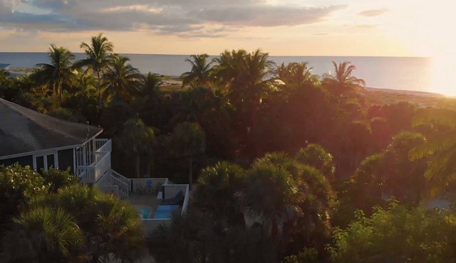 Luxury Beach Escape, Private Pool, Golf Cart Included, Limited Spring Dates!