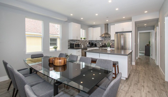 Luxury living minutes from the heart of SF! One block away from Bart station.