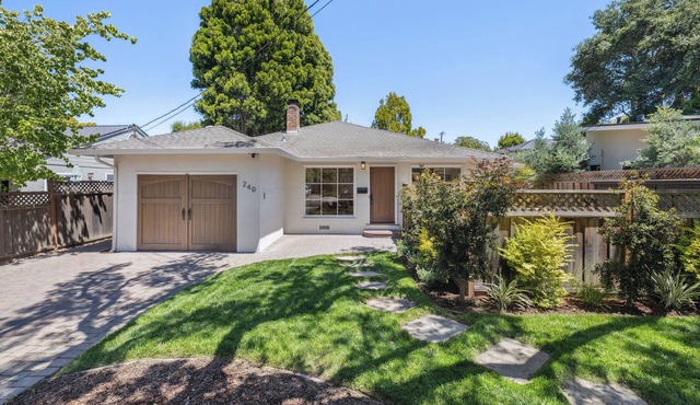 Luxury Oasis Steps from Palo Alto and Stanford, Chef's Kitchen, Workspaces, Gym