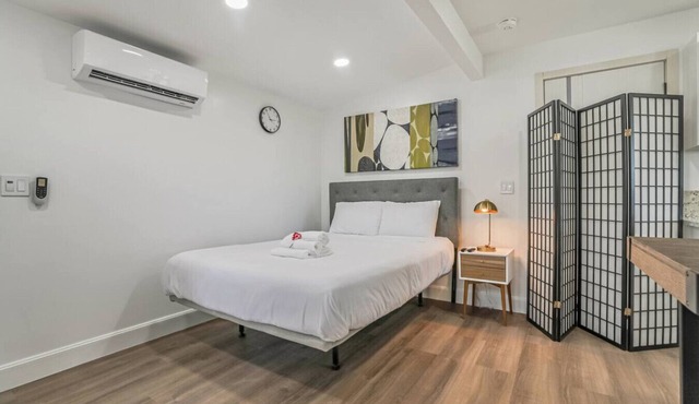Luxury Studio in Central Fremont