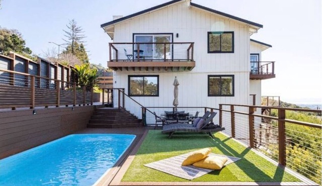 Main House + Guest Unit! 5 Bed/3.5 Bath, Oakland Hills