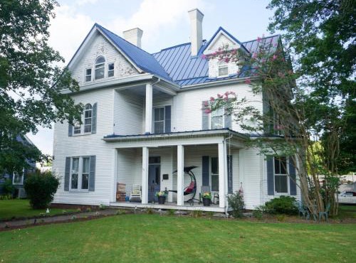 Main Oak Manor in Gallipolis