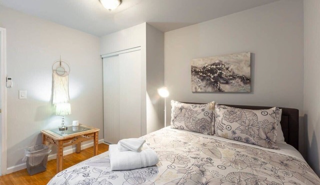 Marbella Lane - 2BR Guest House Dtwn RWC Pking