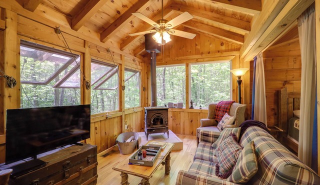 Marion Cabin on 92 Acres w/Hot Tub & Trails