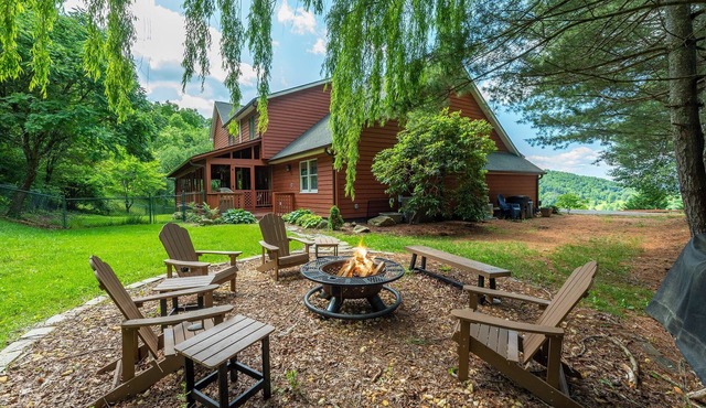 Marshall Skyline Retreat: Blue Ridge Mountain Home | Hot Tub | Game Room