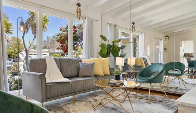 Mid Century Garden View Home Parking