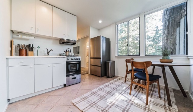 Mill Valley Treehouse Apt 1 Bedroom Apts by RedAwning