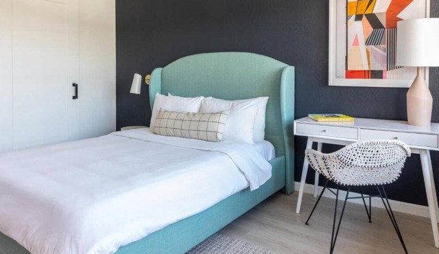 Minutes to Good Old Lake Merritt! Pet-friendly modern-retro style motel