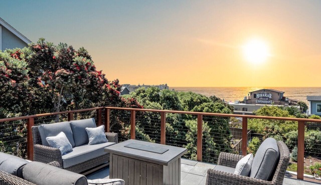 Miramar Oasis! Ocean View, Hot Tub, Steps2Beach, Roof Deck, Fire Pit, Coastal Trail