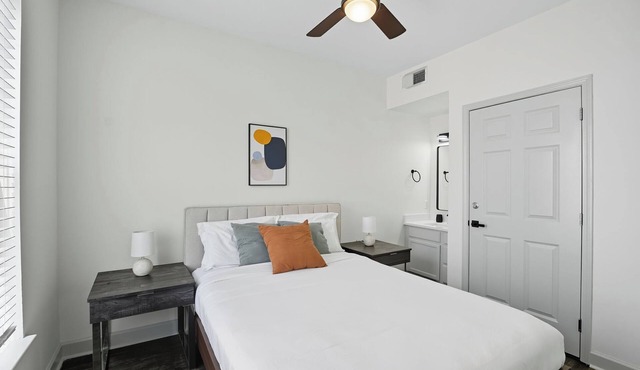 Modern 2BR/2BA Near University District in Memphis
