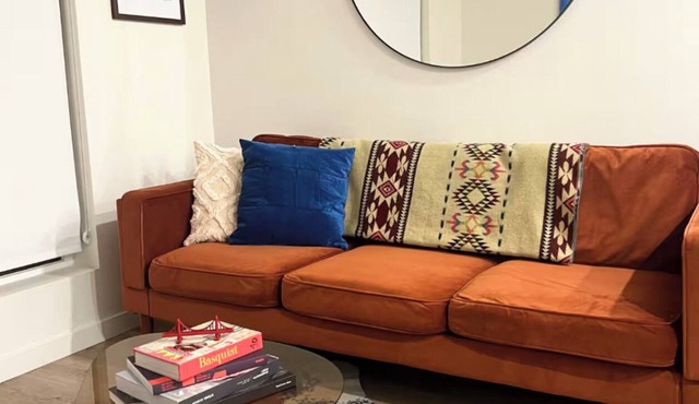 ♥ Modern 2BR Hayward Retreat with Pool, ✦ Gym, Balcony and Workspace