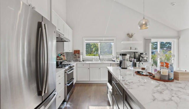 Modern 3BD For Corporate & Family Stays EV Charger