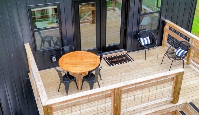 Modern Farm Loft with WiFi and AC in lovely Stamping Ground