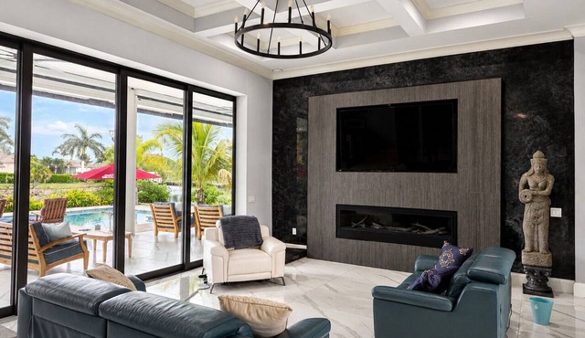 Modern House On water Gulf Acess Heated pool & Hot tub
