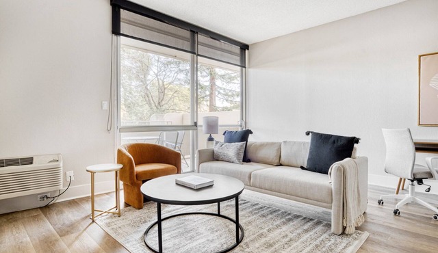 Modern Palo Alto 2BR w/Pool & Gym, near FB & Google, by Blueground