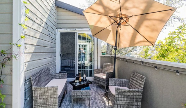 Modern, Peaceful Condo in Shadow Woods - Gated community with parking, gym, pool