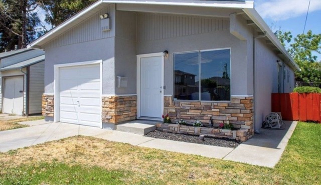 Modernly Remodeled Cabin-Style Bungalow