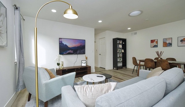 MolivuHomes 2BR: 15m to Levi's, New, Kingbed, Yard