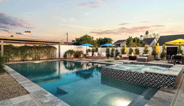 Montecito Luxe: 3-Villa Retreat w/Pool Courtyard in Phoenix