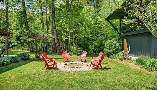Mountain Meadow *3 acres Creekside* No Cleaning Fee