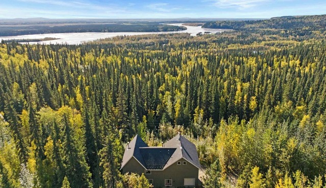 Mountain View Home: Expansive home with views of the Alaska Range & Tanana River