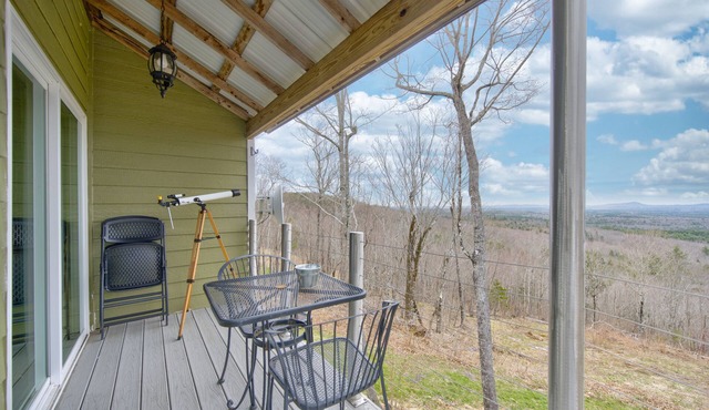 Mountainside cabin "Sasquatch Haven"