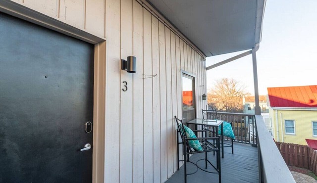 Mt. Adams 1BR Great Location! Steps from Monastery