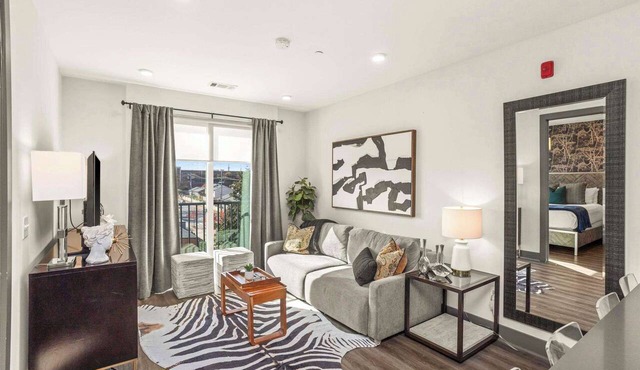 Muse-ic City Luxury - Entire Apt 5 min to Broadway