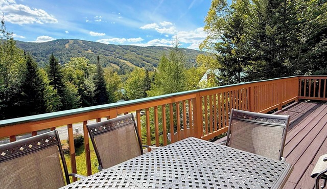 MWP66 End Unit with Gorgeous Mountain Views, Pool Table, Pool/Gym Passes!