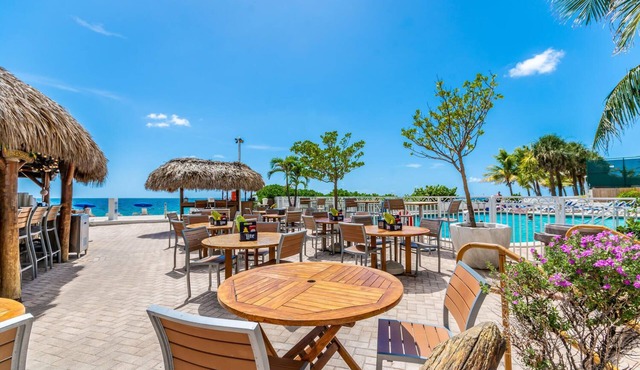 NEW Beach and Ocean Front Condo 3BR with Pool and Tiki Bar. Sleep 12