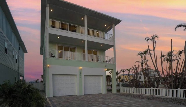 NEW Gulf View Villa 6 Bed 6 Bath Heated Pool!