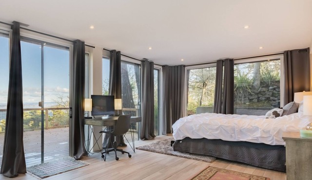 **NEW** Incomparable 4BR Glass Mountain Oasis