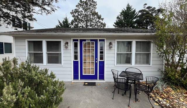 New Listing~ Cutest Little Cottage Ever in the Ocean Block
