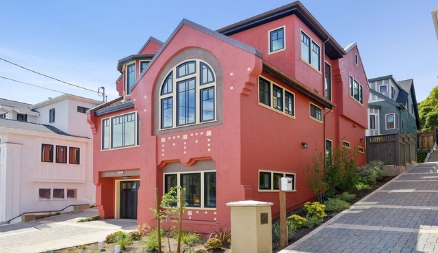 Newly Built 5 bed, 4 bath Furnished Home - Steps to Piedmont Avenue
