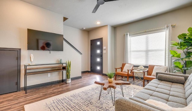 Newly Built 'Corner Hideaway' 3 Mi to Texas A & M