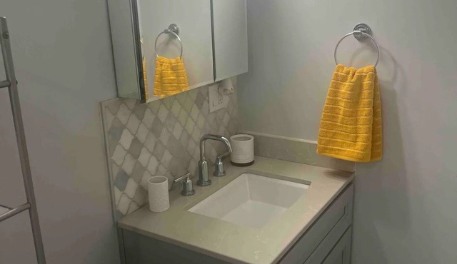 Newly Remodeled In-law in Oakland