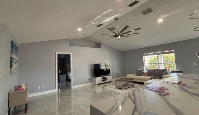 Newly renovated, located within walking distance of popular establishments
