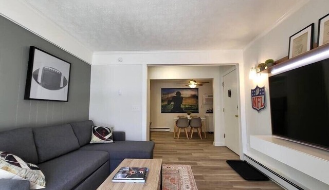 Newly Renovated Unit by the Football Hall of Fame