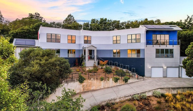 Oakland Hills Home: Artistic, Spacious, with Views, Home Office, and Gym