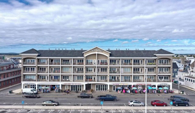 Ocean Front Beach View Fully Furnished Family Vacation Condo in Hampton