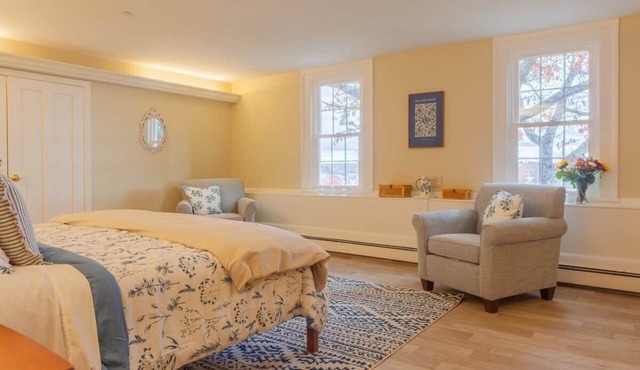 Ocean Manor Suite