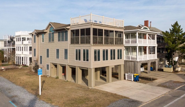 OCEAN VIEWS! ONE HOME FROM OCEAN - 85 N. ATLANTIC, BETHANY BEACH
