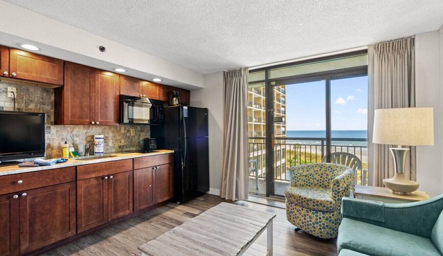 Oceanfront Condo with Resort Pools in North Myrtle Beach
