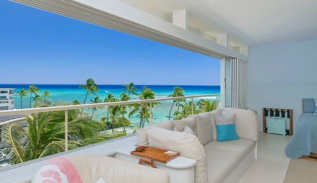 Oceanfront Gold Coast with Full Ocean & Diamond Head Views! Free Parking!