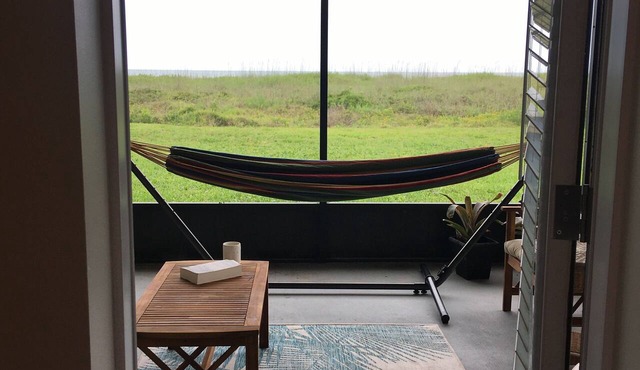 Oceanfront Paradise! 2/2 mins from St. Augustine! Great for families & couples! in St. Augustine
