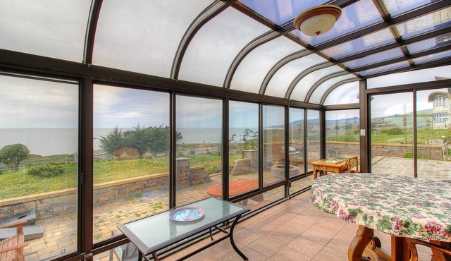 Oceanview home w/ incredible views, sunroom, courtyard - near beaches/trails in Bodega Bay